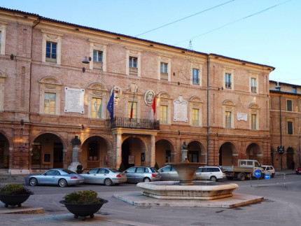Il municipio di San Severino Marche