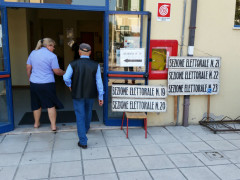 Elezioni 2015: l'affluenza in un seggio di Senigallia