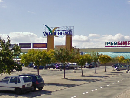 Il centro commerciale Valdichienti a Piediripa di Macerata