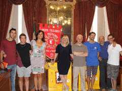 Nella foto: l'assessore Stefania Monteverde, la presidente de Li Pistacoppi Manuela Ruffini, Remo Matassoli, i due videomakers e alcuni rappresentanti del gruppo Li Pistacoppi