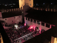 Il pubblico di Popsophia al Castello della Rancia di Tolentino