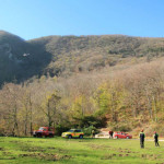 Le operazioni di recupero dell'uomo trovato morto in un canalone a San Liberato di San Ginesio (Macerata)