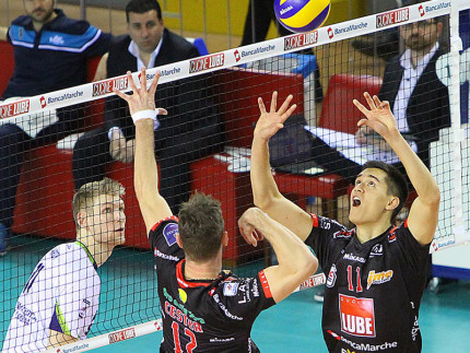 Un momento del match tra Lube Volley e Latina