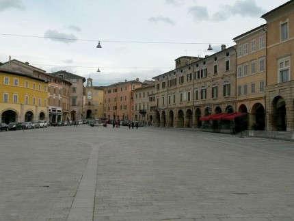San Severino Marche: piazza del Popolo. Foto di Carlo Leone per MacerataNotizie.it