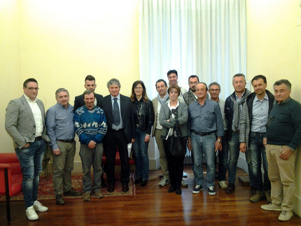 Il sindaco, la dirigente scolastica e le imprese edili presentano i lavori alla scuola Grandi di Tolentino