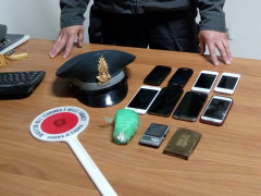 Cocaina, hashish, cellulari e bilancino sequestrati dalla GDF di Civitanova Marche