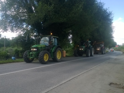 Taglio dell'erba sulle strade provinciali, sfalcio, manutenzione del territorio