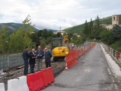 Il sopralluogo al cantiere per i lavori sul ponte sul lago di Fiastra