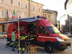 Il presidio dei Vigili del Fuoco in piazza del Popolo a San Severino Marche