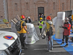 Il recupero delle opere d'arte da parte del gruppo della Protezione Civile per i beni culturali a Caldarola