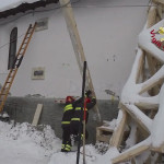 Un intervento dei Vigili del fuoco nelle zone terremotate ora nella morsa di freddo, gelo e neve
