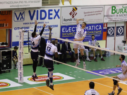 Azione del Volley Potentino contro Grottazzolina