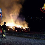 Il rogo delle rotoballe a Corridonia