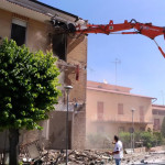 Demolizione edificio a Castelraimondo in Viale Europa
