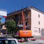 Demolizione edificio a Castelraimondo in Viale Europa