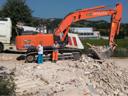 Rimozione delle macerie a San Severino Marche