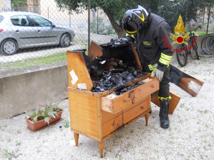 Incendio a Civitanova Marche