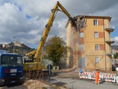 Demolizione a San Severino