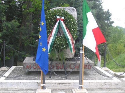 Monumento ai caduti sul lavoro a Cesolo di San Severino