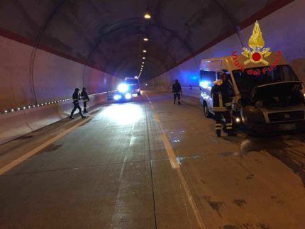 Incidente lungo la SS77 all'altezza di Serravalle del Chienti