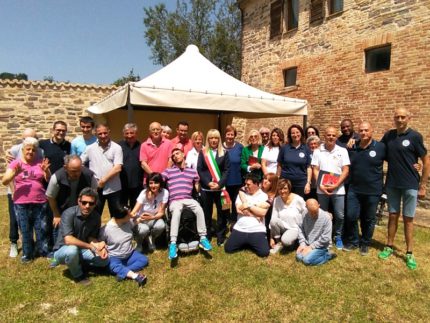 Gazebo e altri arredi donati al Centro Diurno di San Severino