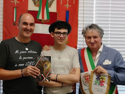 Lorenzo e Franco Cardone ricevuti dal sindaco Pezzanesi di Tolentino