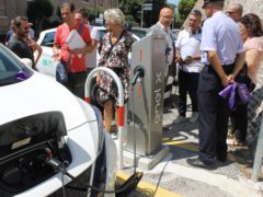 Inaugurazione a Macerata di una nuova colonnina per auto elettriche