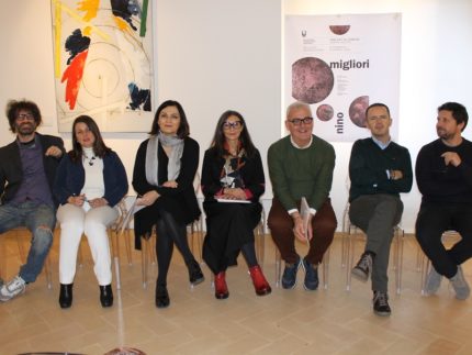 Presentazione a Macerata della mostra di Nino Migliori