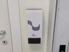 Dispenser installato nelle scuole di Camerino