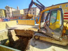 Lavori intorno alla voragine creatasi a San Severino