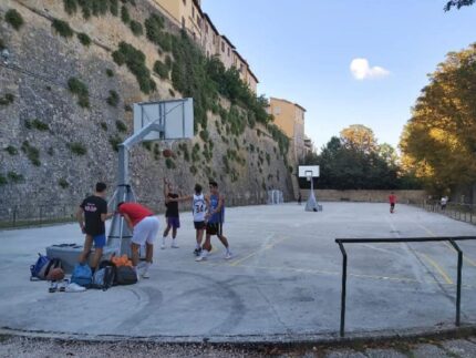 Campo da gioco "Sotto le piante" a Camerino