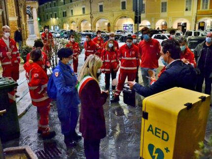 Defibrillatore installato a San Severino Marche