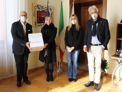 Saturimetri donati al Comune di Macerata