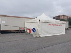 Tenda pre-vaccinazioni installata a Camerino
