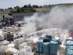 Incendio in un'azienda di Montefano