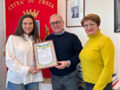 Consegna della targa al sindaco Capponi di Treia