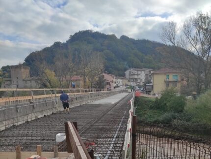 Lavori sul ponte sulla Sp 53