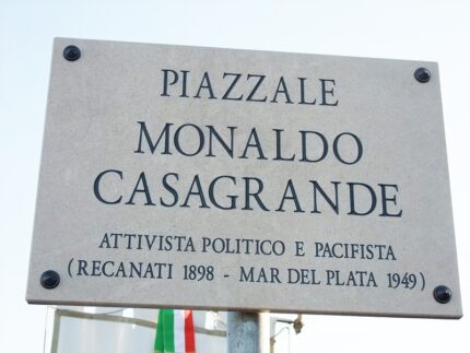 Piazzale Monaldo Casagrande a Recanati