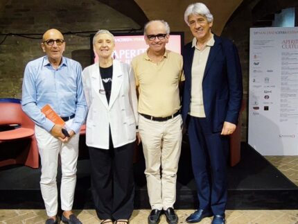 Presentazione degli "Aperitivi culturali" a Macerata