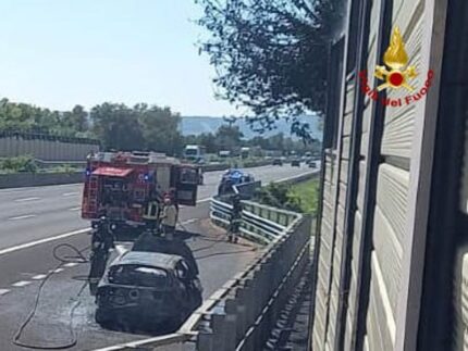 Incendio sull'A14 nei pressi di Civitanova