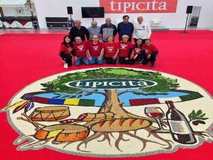 Infiorata del Corpus Domini di Castelraimondo a Tipicità