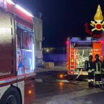 Incendio in un capannone a Macerata