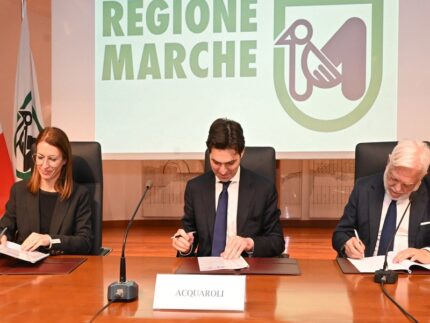 Firma della convenzione per la variante della SS 16 a Potenza Picena