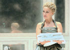 Nancy Brilli in scena con "La Locandiera"