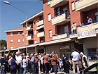 Protesta a Sforzacosta di Macerata per la paventata chiusura dell'ufficio postale locale
